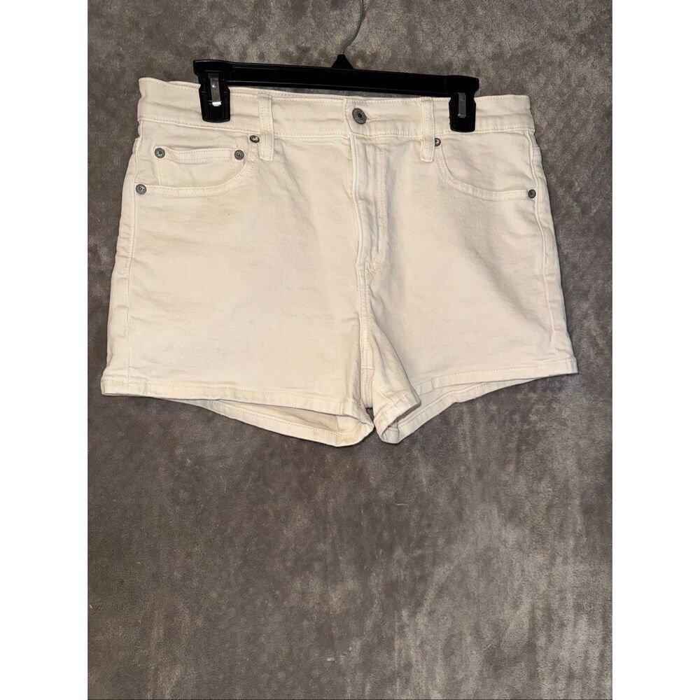 American Eagle Super High Rise Relaxed Short in Cream Size 8 #769